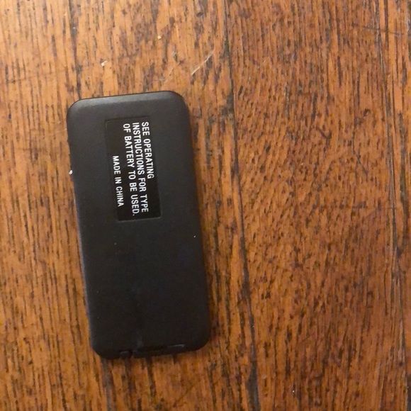 Sony clock radio w/remote & iPhone adapter - Picture 5 of 9